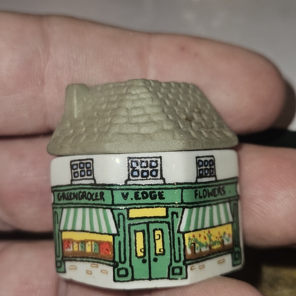 Wade Whimsy On Why Miniature Village House Set Of 4 - Picture 5 of 7